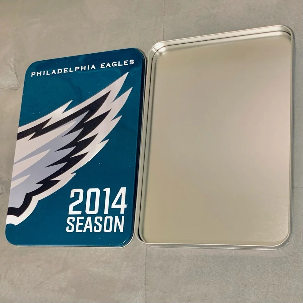 NFL OFFICIALLY LICENSED Eagles 2014 Season Tin Box with hologram NWT COLLECTIBLE